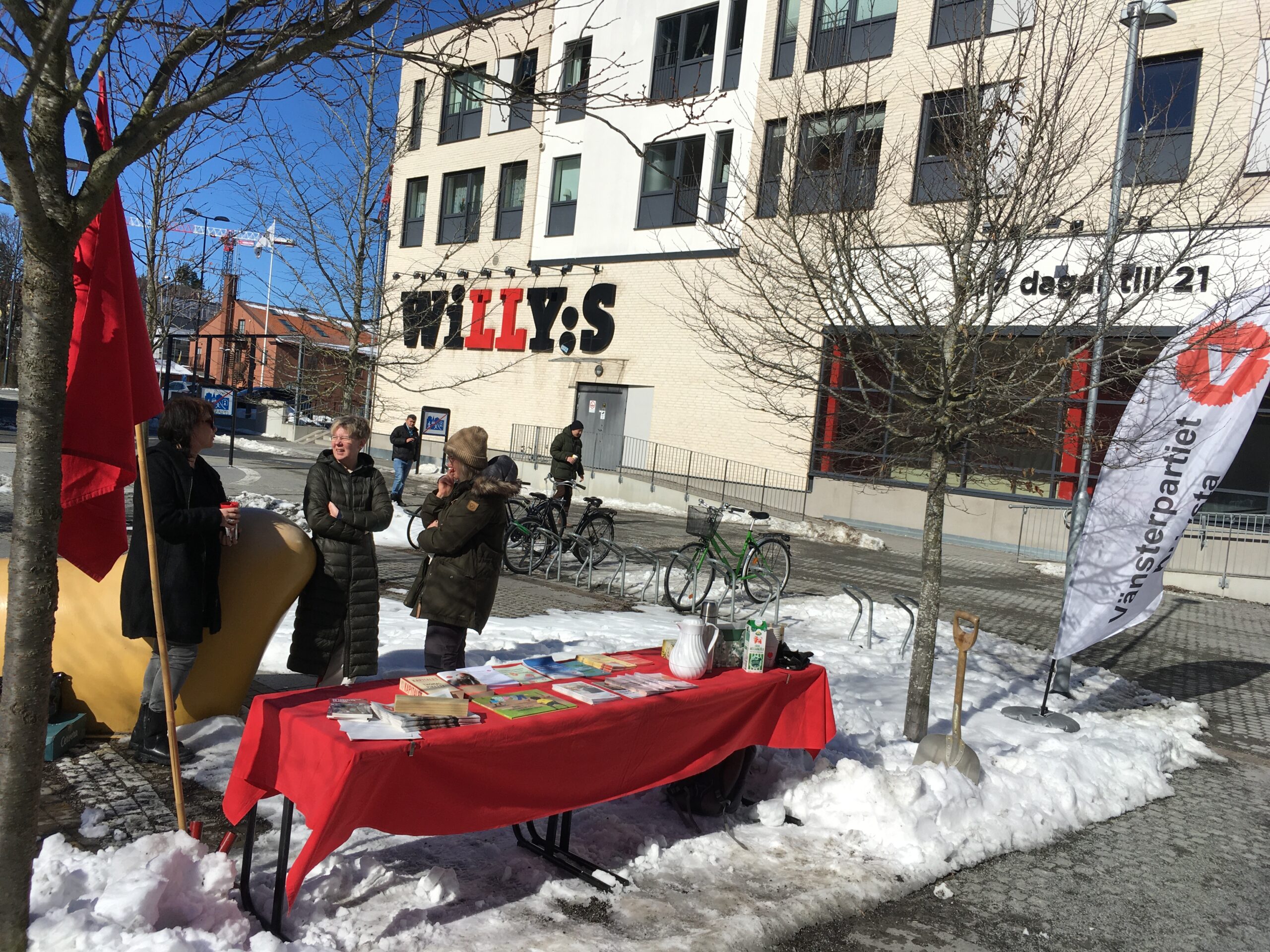 Röd Lördag 1 april 2023