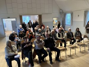 Publik i Vassunda bygdegård