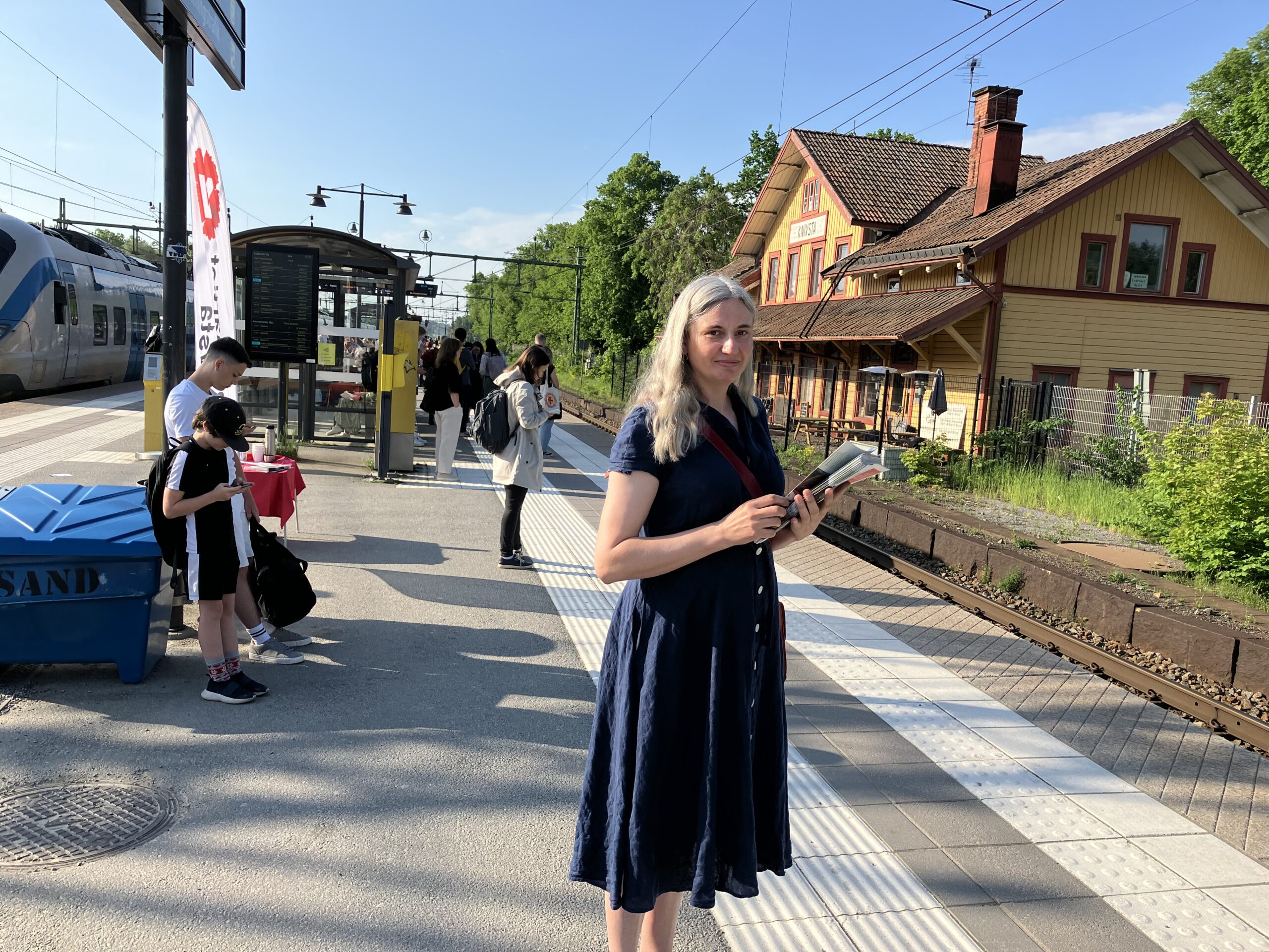 Elin på perrongen